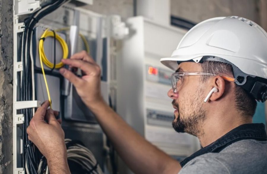 ’Caminho da Capacitação’ abre inscrições para curso gratuito de manutenção elétrica com ar-condicionado em Itaquá