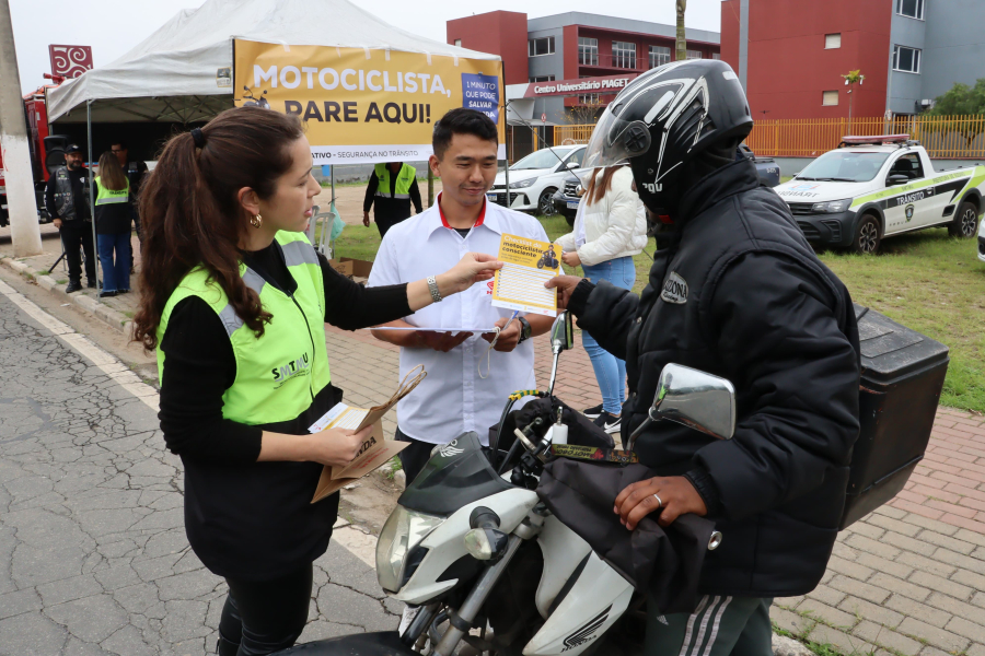 Transporte realiza ‘Pit Stop Educativo’ com orientações a 130 motociclistas 