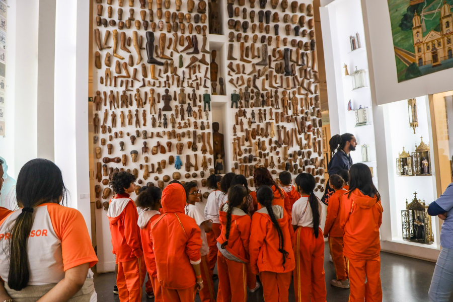 Programa Visitando Museus leva alunos do 5º ano de Guararema ao Museu Afro Brasil