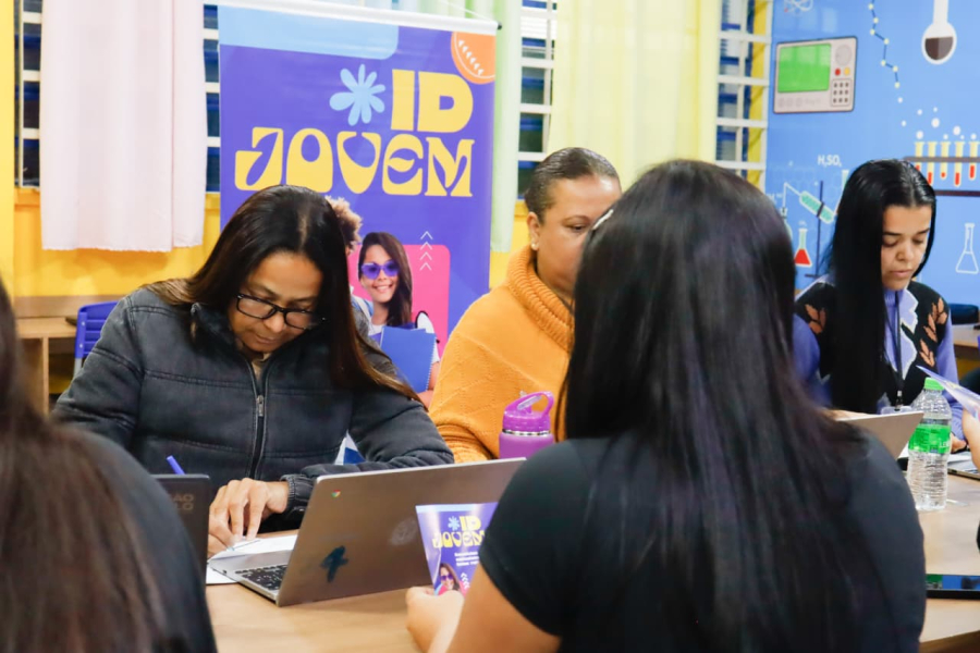 Suzano leva emissão do ‘ID Jovem’ a estudantes do Jardim São José