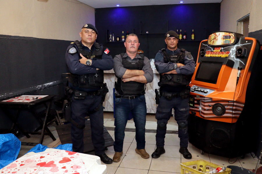 GCM e Polícia Civil prendem casal e localizam bar e adega utilizados para venda de drogas