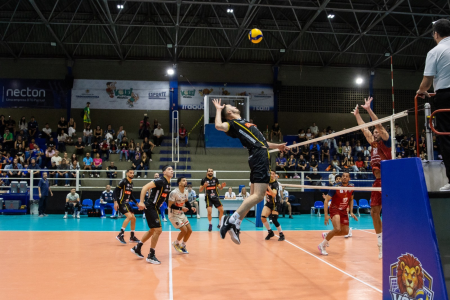 Vôlei Mania Itaquá volta à quadra nesta quinta (17) pelo Campeonato Paulista