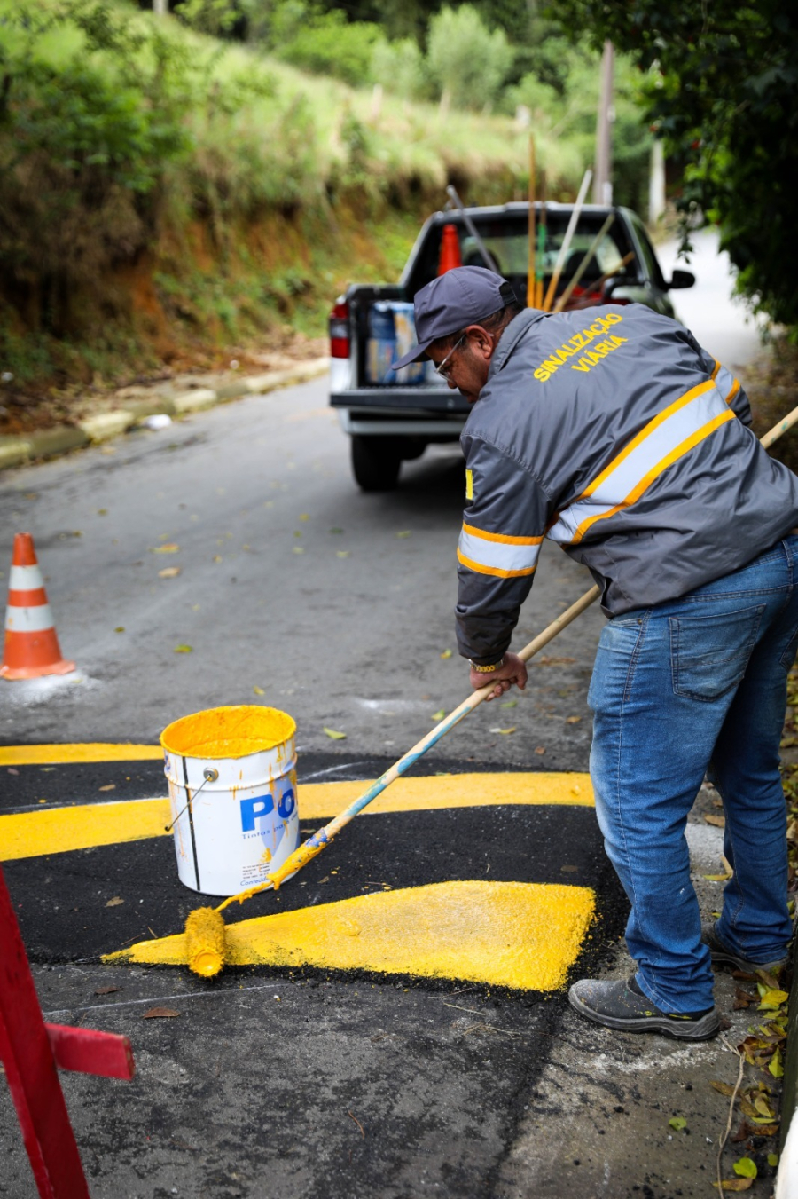Prefeitura realiza atualização da sinalização viária na Travessa Dom Pedro