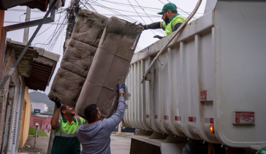 Operação Cata-Tranqueira atenderá em dois horários neste sábado (10/10) um total de 17 bairros